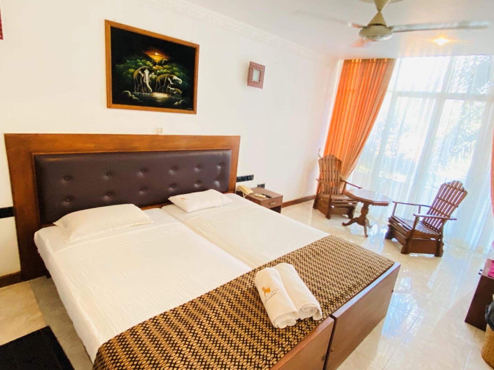 Ceylan Lodge Anurâdhapura Extérieur photo