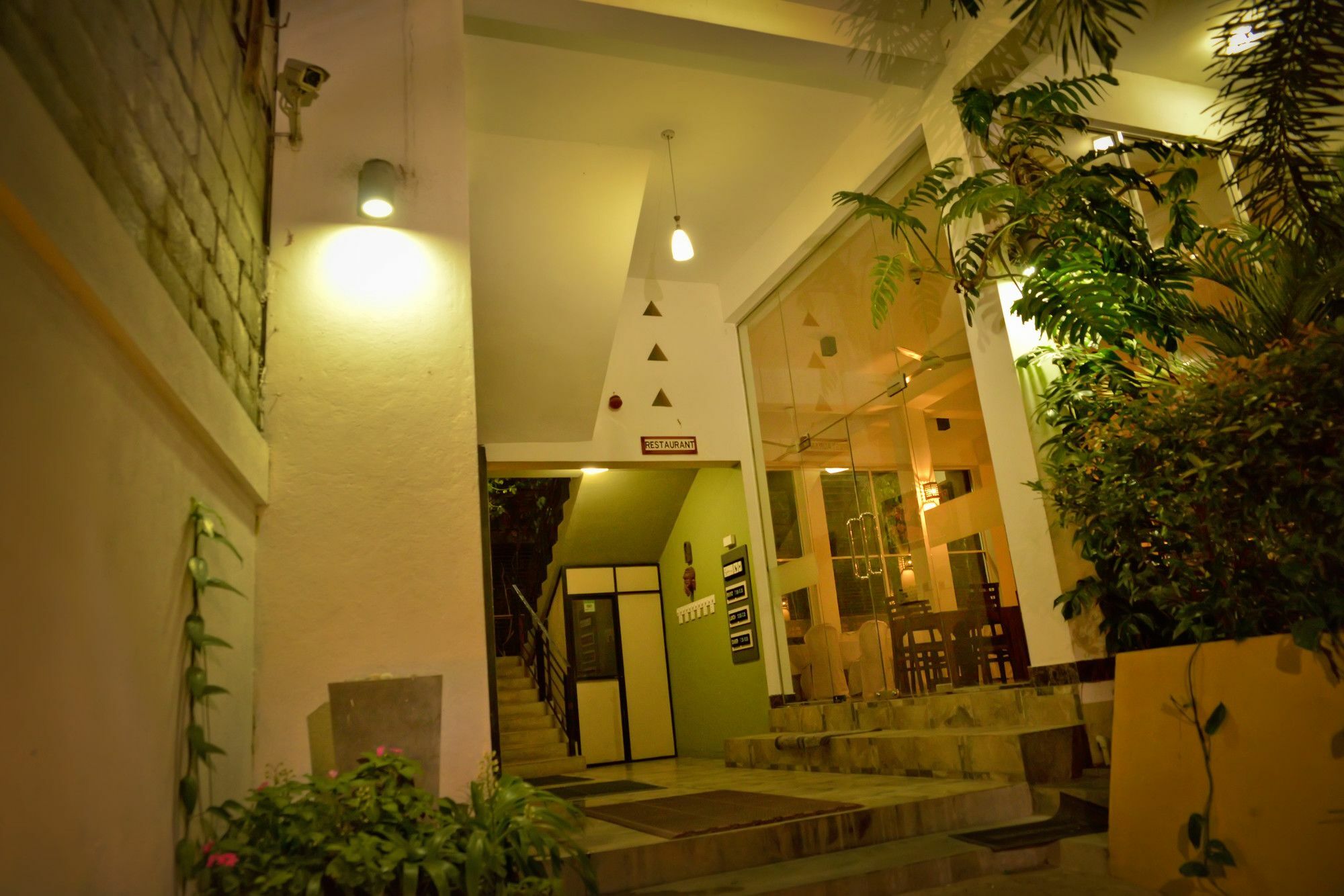 Ceylan Lodge Anurâdhapura Extérieur photo