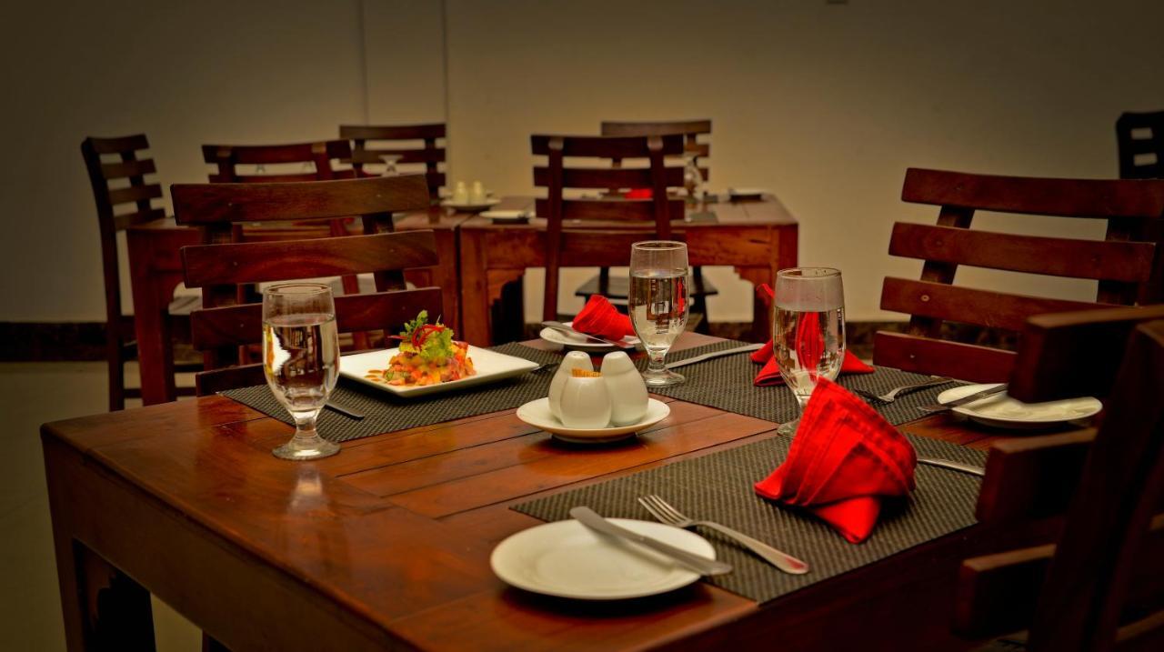 Ceylan Lodge Anurâdhapura Extérieur photo